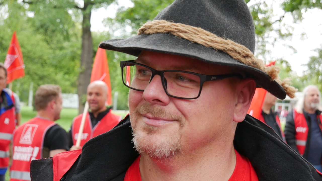 Die Allgäuer Teilnehmer*innen bei der verhandlungsbegleitenden Aktion in Nürnberg am 15.09.2022