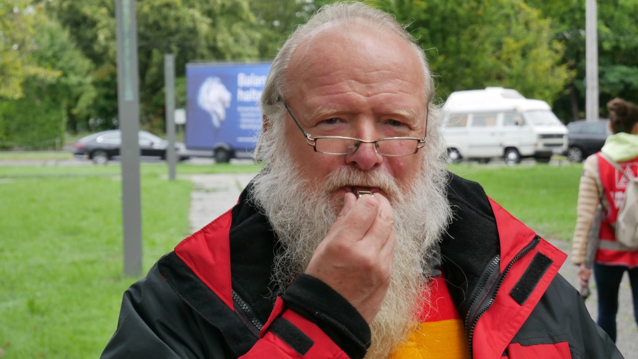 Die Allgäuer Teilnehmer*innen bei der verhandlungsbegleitenden Aktion in Nürnberg am 15.09.2022