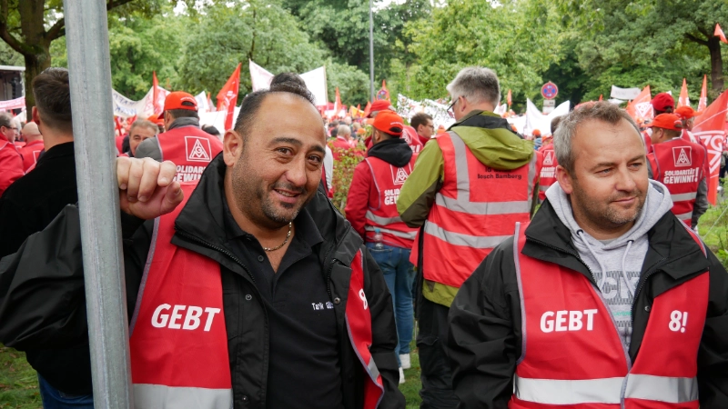 Die Allgäuer Teilnehmer*innen bei der verhandlungsbegleitenden Aktion in Nürnberg am 15.09.2022